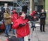 Demonstrierten vor dem Ebersbacher Rathaus